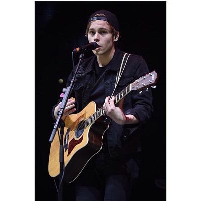 free follow from @the5sosdonut