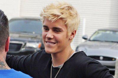 nvembre9's profile picture. JUSTIN FOLLOW ME PLEASE.