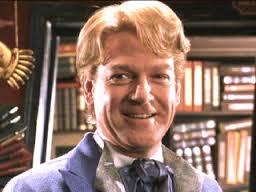 Professor na escola de Magia e Bruxaria de Hogwarts de Defesa contra as Artes das Trevas e nas horas vagas o deus nórdico Frandral.
