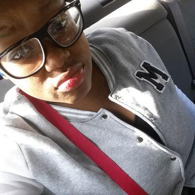 New to twitter so follow me.... 
Ig name: silveryayo__
Glory day:  06/04 ♊..... Im bisexual
