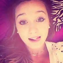 RodriiguesWal's profile picture. soou αquelα priiicesinhα dos contos de fαdαs , αquelα qee brincαvα de piqee , esconde , αquelα qee fαziα coisαs errαdαs , qee qeriα crecser ... e crecseuu. =)