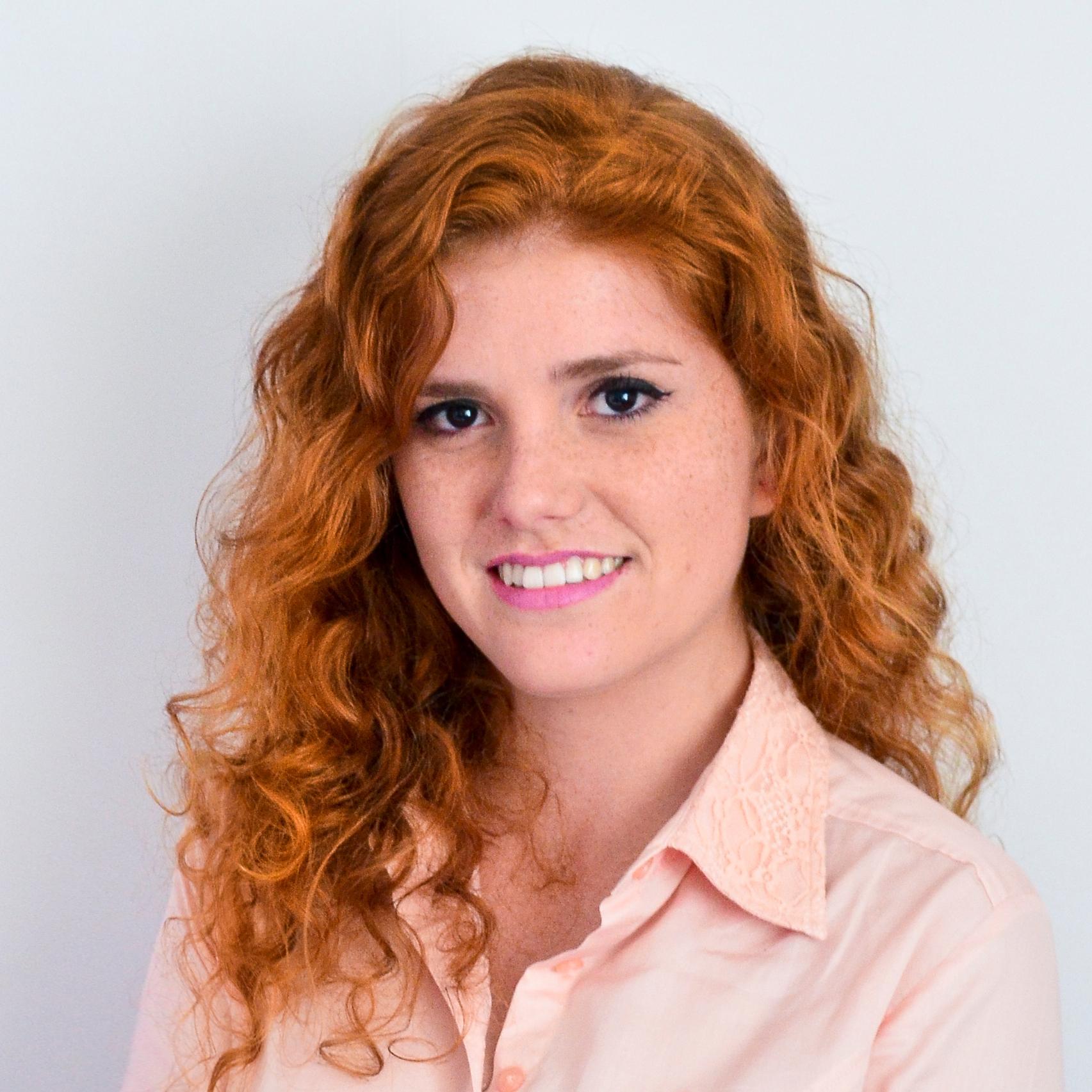 Estudante do 6º período de Comunicação na UEPB, estagiária de divulgação no Sesc Centro Campina Grande e gerente de Alianças Jovens na AIESEC Campina Grande.