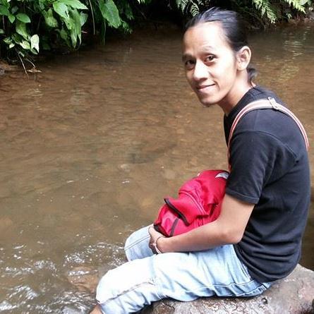 Salah satu hal tersulit dalam hidup :  adalah tetap menjadi dirimu sendiri ketika semua orang berusaha mengubahmu menjadi orang lain.