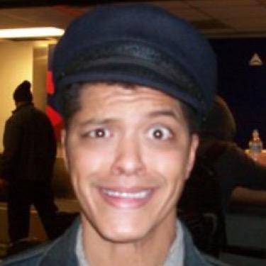 Silly made up slogans and Bruno facts. Forever supporting and loving Bruno and the Hooligans. Hoping to bring some smiles through goofy tweets :)