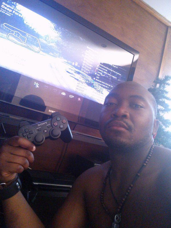 sanelehadebe0's profile picture. Welcome to your life there's no turning back ivin while we sleep.