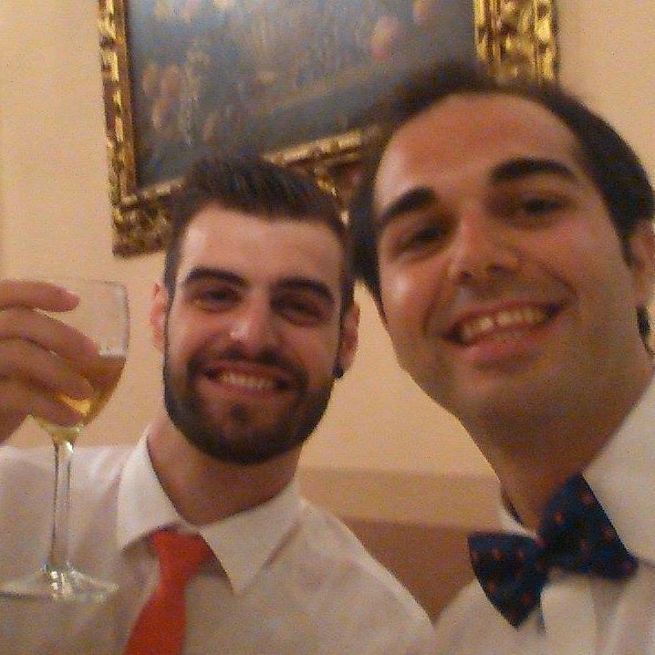 Estudiante de Historia de la Universidad de Córdoba en mis ratos libres y militante de la cuadrilla el moco. Viviendo ;)