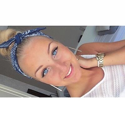 Live for today. Instagram: larissax0x