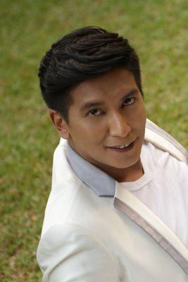 A freelance Actor n Singer who loves Acting n singing due to Passion!