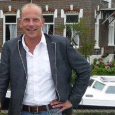 Wescowijnen's profile picture. algemeen directeur wesselwijnenbeheer bv - commercieel directeur van der vegt bv Meerkerk en algemeen directeur Barst glas en schilderwerken bv
