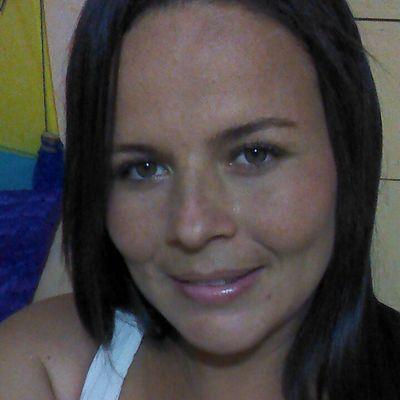 Cantante colombiana de corozal -sucre, luchando por mi sueño de hacer llegar mi voz desde mi corazón a mucha gente !