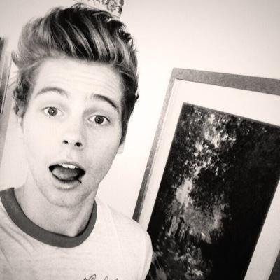 I'm Luke!im in a band, we do weird shit sometimes. ||Stass is da queen,dont touch her||