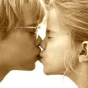 Vivir la vida con pasión, con amor, hasta malgastar los besos.Un viaje inesperado en el que tod@s cabemos.¿vienes...?
