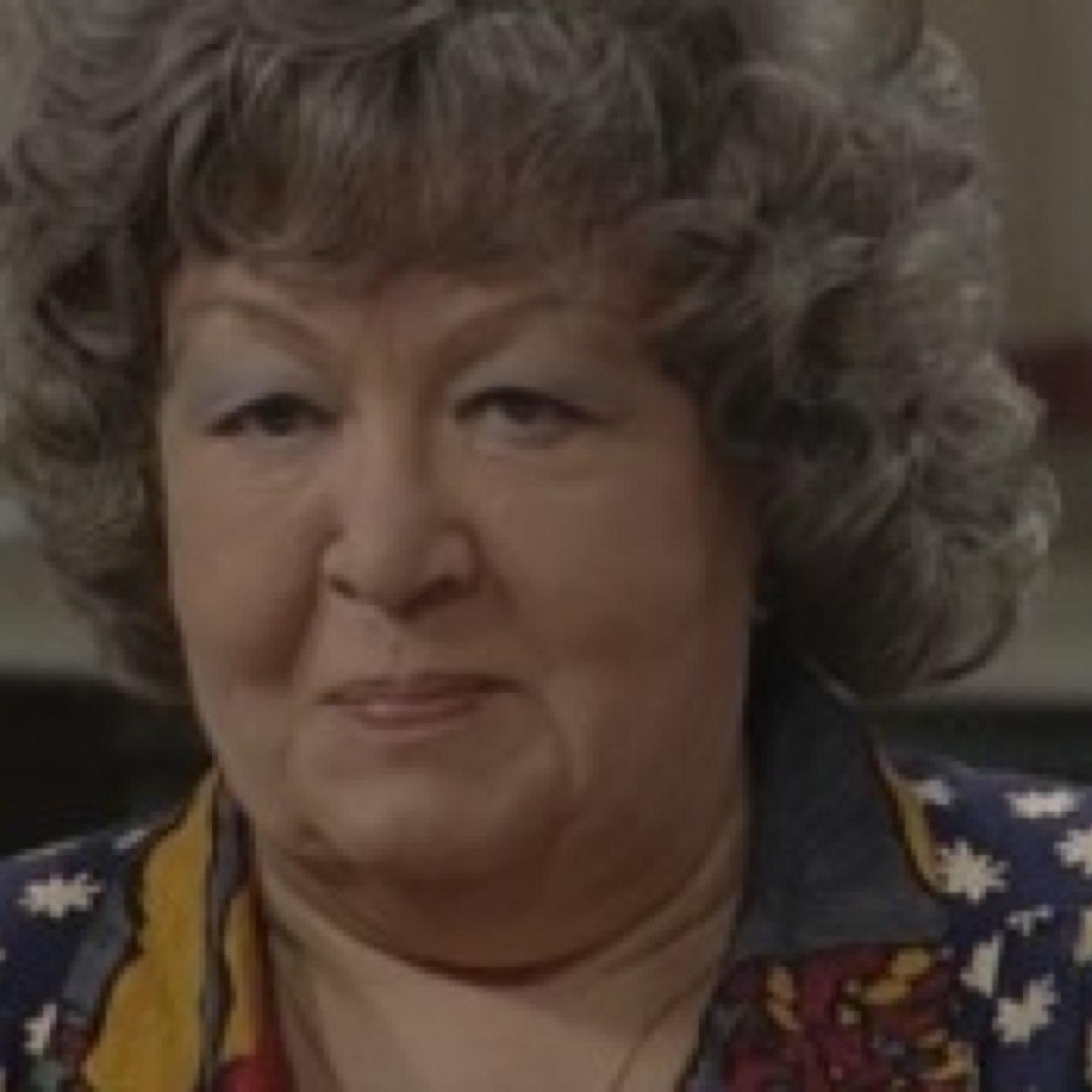 Jeanninedebolle's profile picture. Jeannine De bolle is de naam! Als een ding is da ik kan dan zijn het wel telefoontjes opnemen!! Jaja herrezen uit de dood
STUDIO100.BE