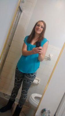 My name is Kristen I'm a cna  and I'm 19! I love hanging out with my friends,shopping, and texting.