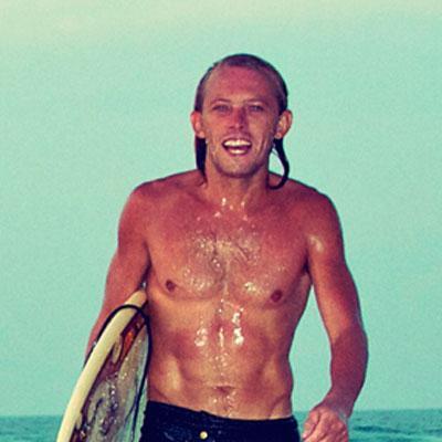 Tales of my wondering around the beautiful island of Sri Lanka. Surfing the breaks of the south and drinking Arrak with the locals.....