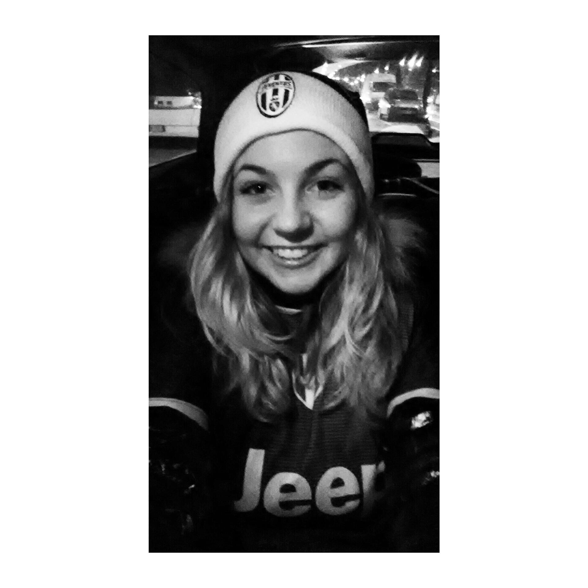 - 18 years old - love singing - Juventus is my soul - love Queen, Freddie Mercury - 4 languages speaker - love traveling -