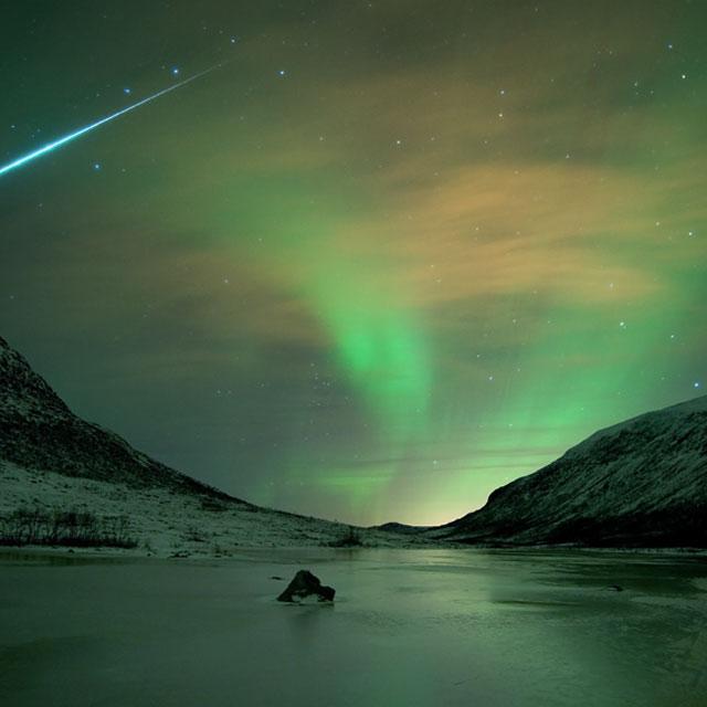 jase_72's profile picture. Left of centre political junkie. Dragons & Yankees fan. I enjoy movies and tv, most sports, Astronomy, media and hard news (Not the tabloid trash). #caps4life