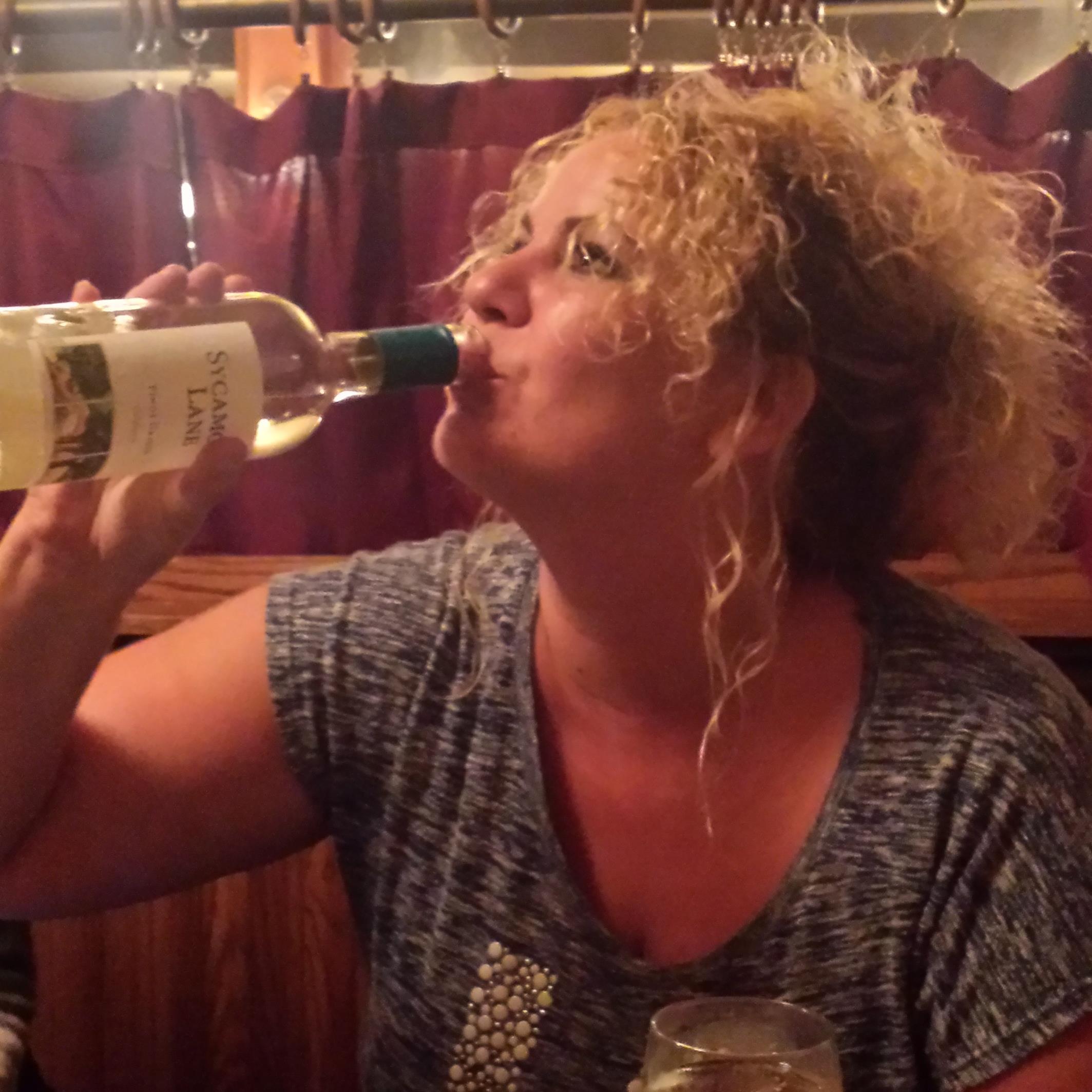 AYNAT26's profile picture. 