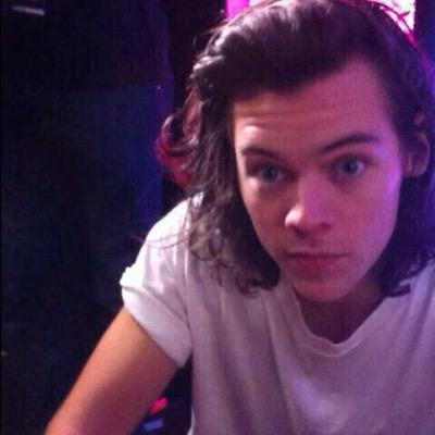 oreossheeran's profile picture. hey would ya be a cookie and follow @harryibo?