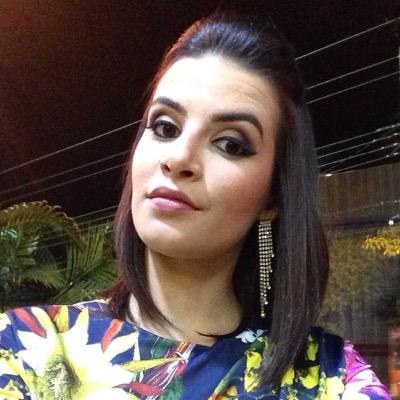 Já virei calçada maltratada e na virada quase nada, me restou a curtição!