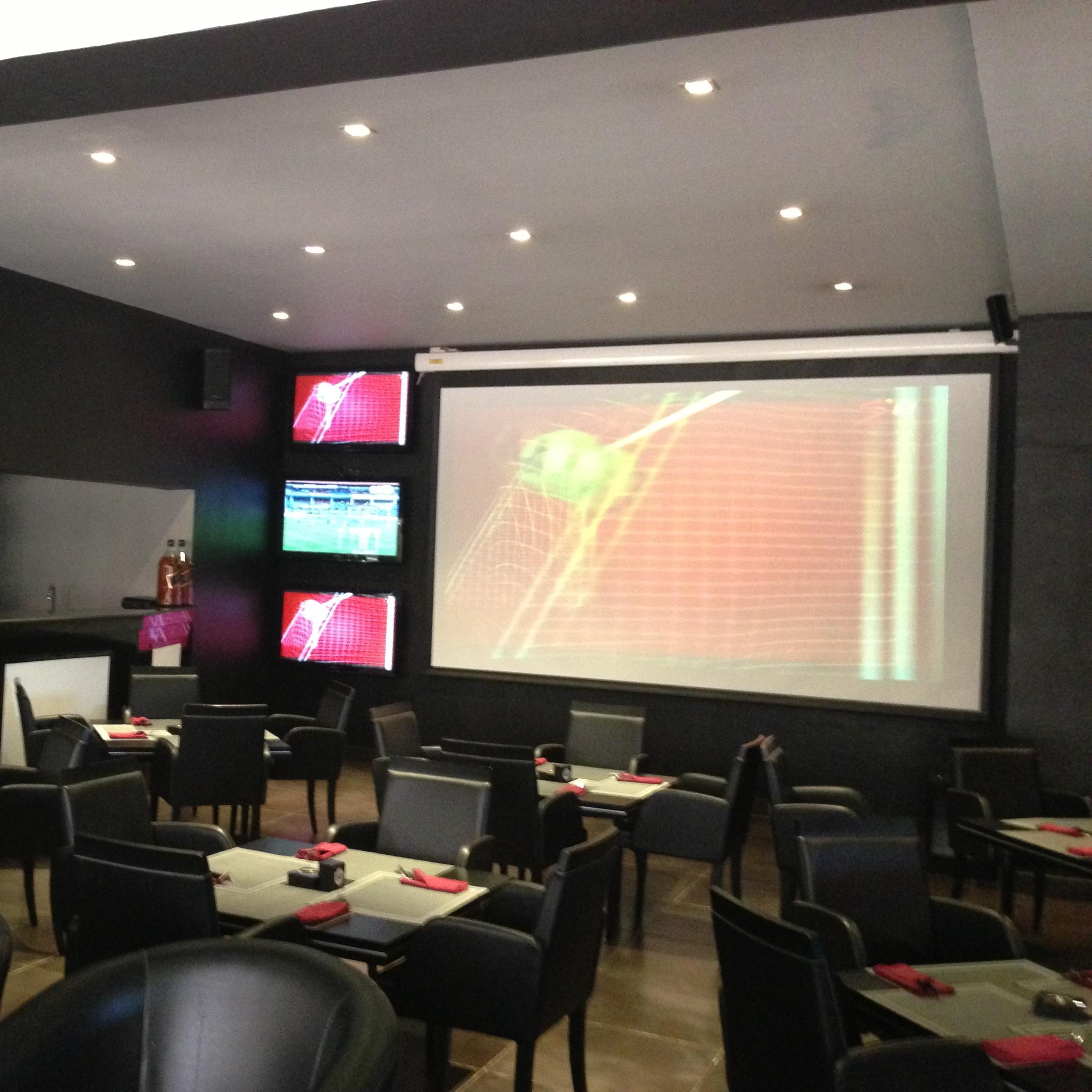 Combines signature Italian-American cuisine,luxurious seating and cinema style sports viewing