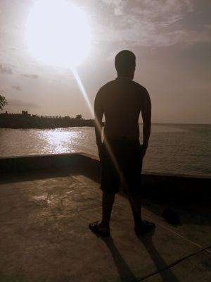 romant1990's profile picture. “No es lo que está en tu interior, son tus actos lo que te definen”