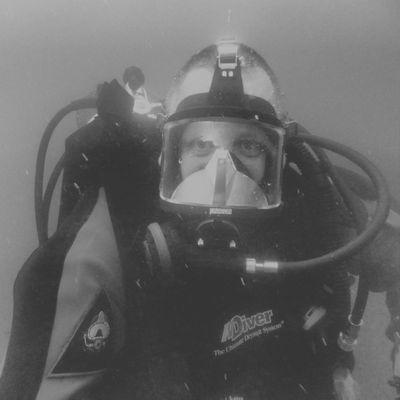 #ScubaBlog #DiveClothing #ScubaShirts #eBayScuba #DiveTwitterage #DiveDiveDive

Views : His own ... Not of any of paymasters etc.