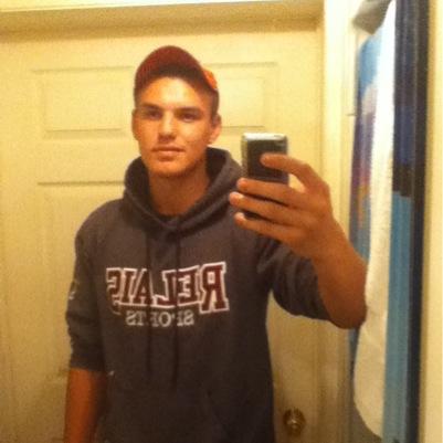 Competitive COD Player. I play GB's and UMG's. Looking for a team Dm me if interested!!