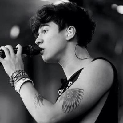 This is a free follow from @xXCaium5SOSXx please go follow :)