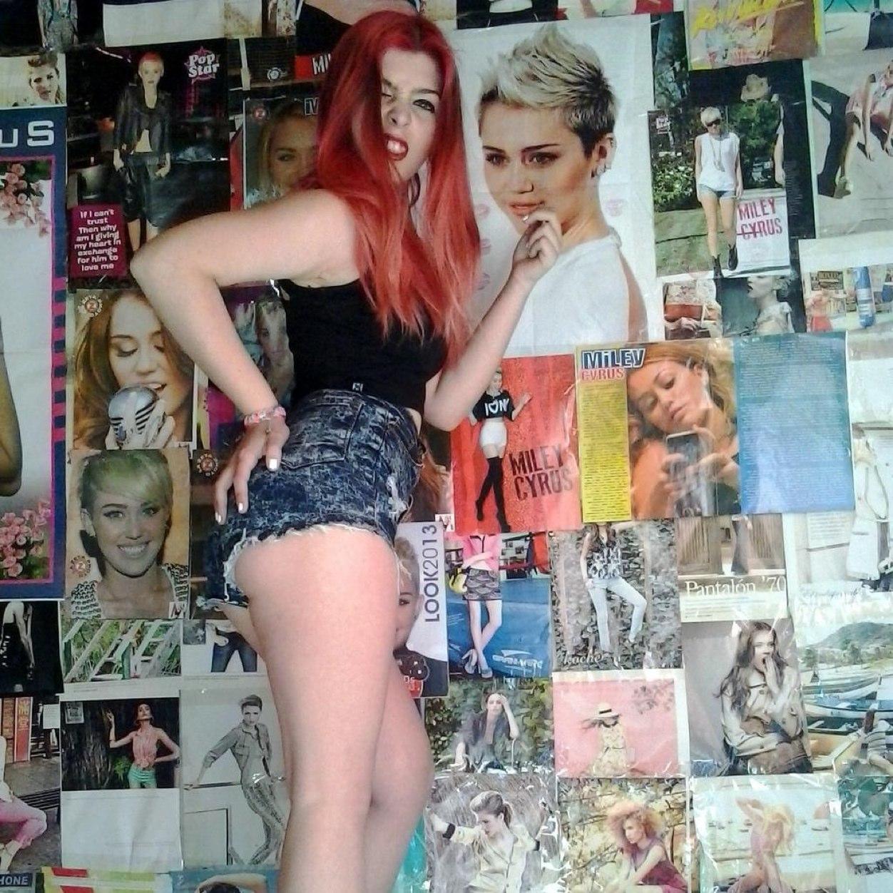 Esta cuenta es para las chicas mas atrevidas de twiter, seguirme y pasarme por Md vuestra mejor foto para ganar muchos seguidores :)