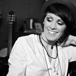 OfficalJillJ's profile picture. Jill Jackson Fan not the real jill