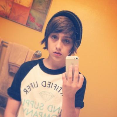 dylanthomas3241's profile picture. 