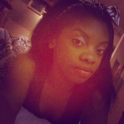 Singer with a big smile. #COLLEGE SW33THEART #Nurse Robinson. Married to success. Making Big Moves. #FollowMe