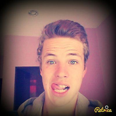 Living life as a party !!     Do not be weak, always shows your strength ;)                                   FC Porto ● Queem B ● Samsung