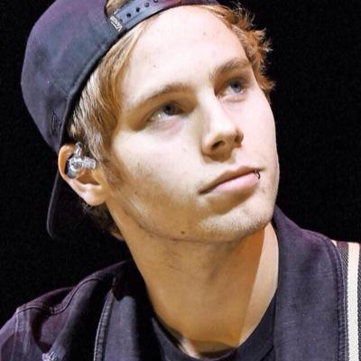 follow @5sosupdateww_ for 5sos updates