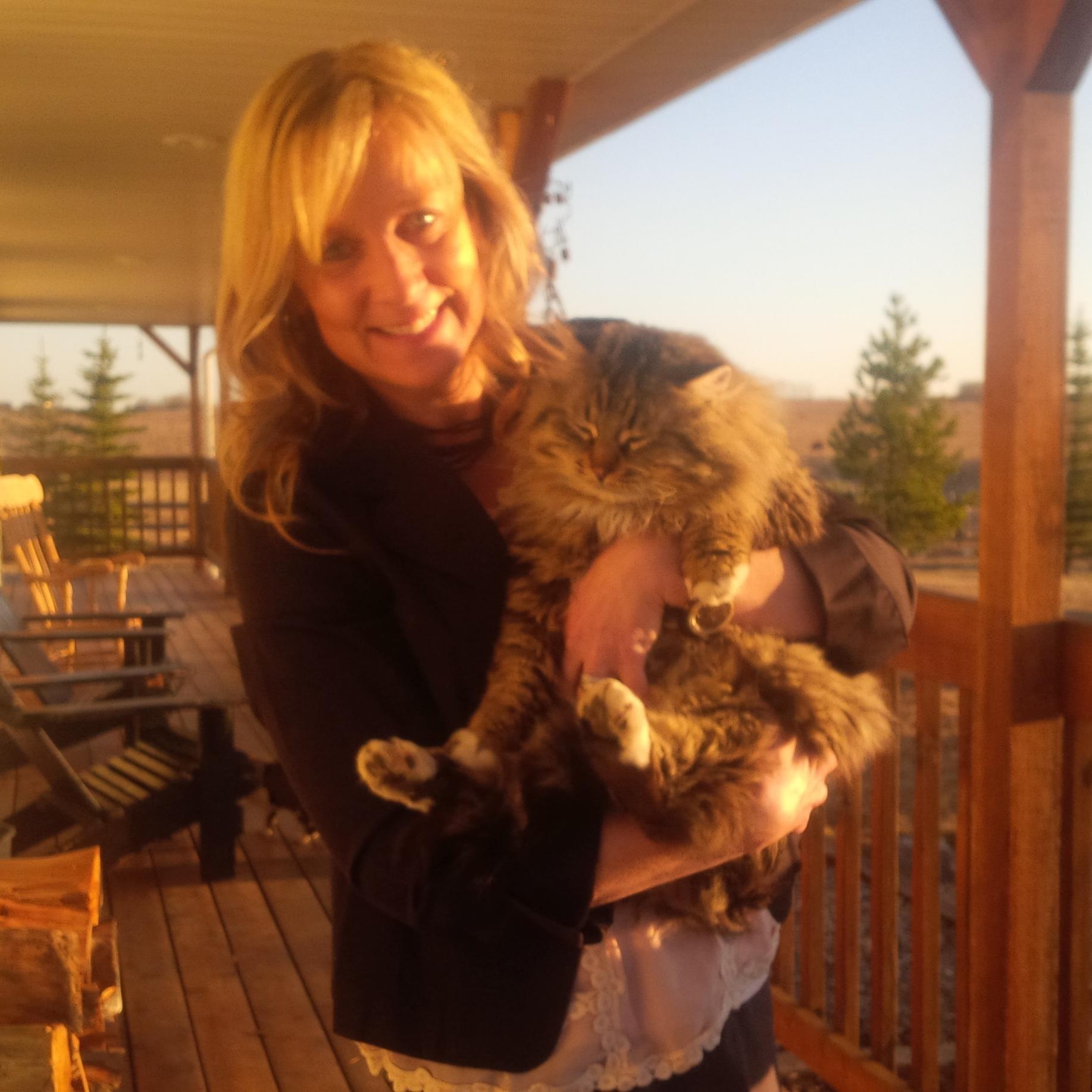 LeahKingston's profile picture. 