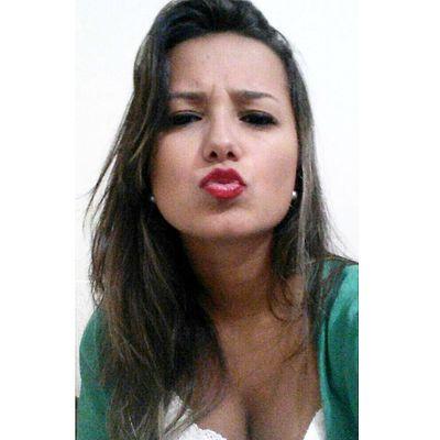 As energias negativas são trans­formadas em energias positivas e devolvidas a quem tenha de­sejado o mal. ☮