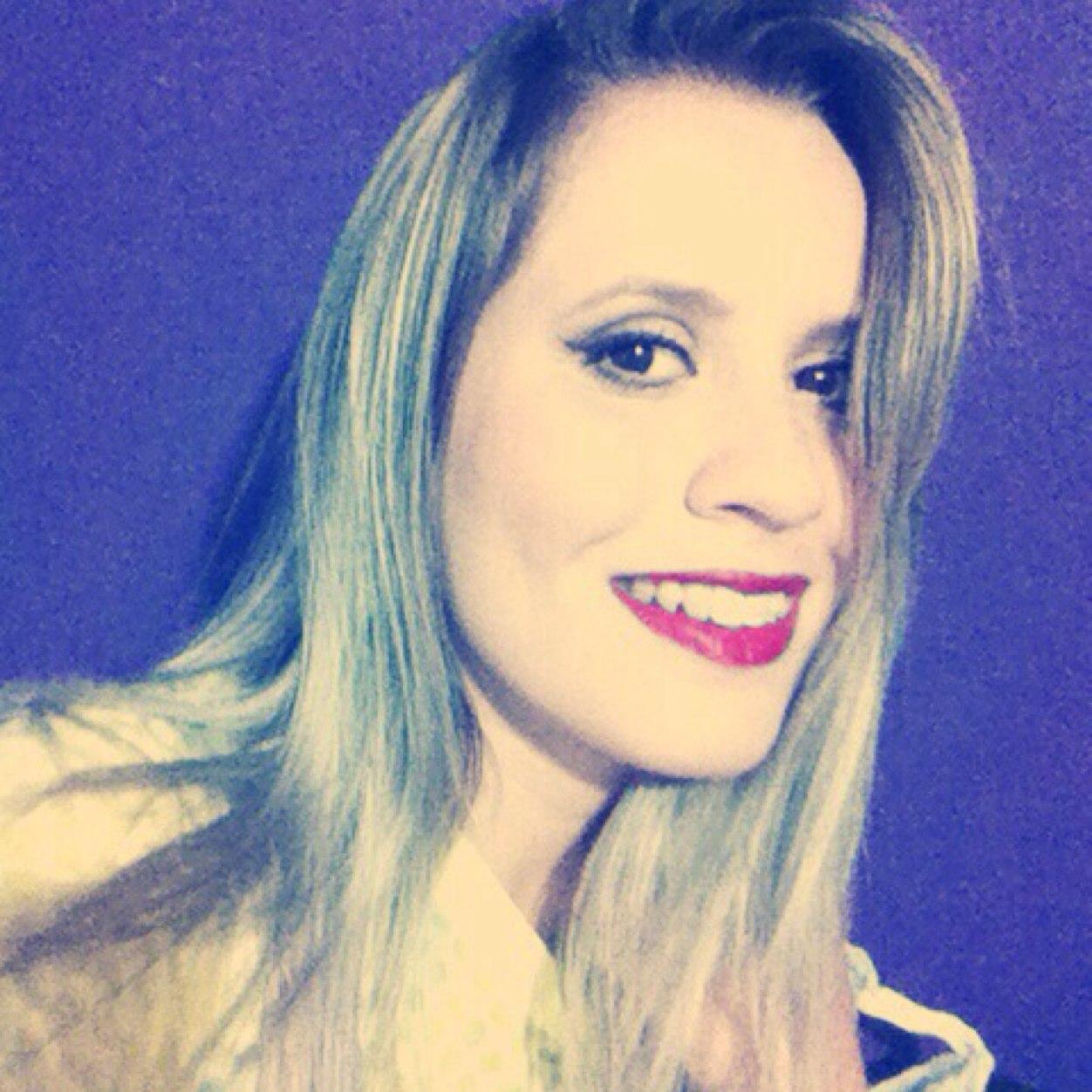 LarissaBrit0 Profile Picture