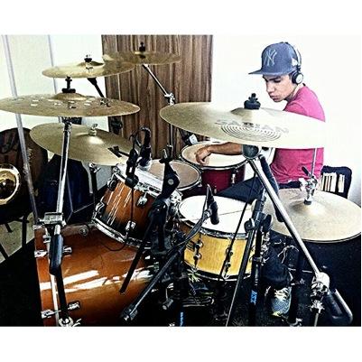 Sou Baterista da Dupla Nick e Bial atualmente