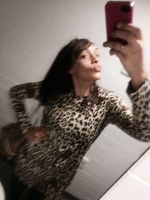 Naehansen's profile picture. hihi im nae i luv my life luv shopping heaps hehe i liv in perth australia nd i luv it here like working out 2 keep fit nd playing tennis bcoz i luv it