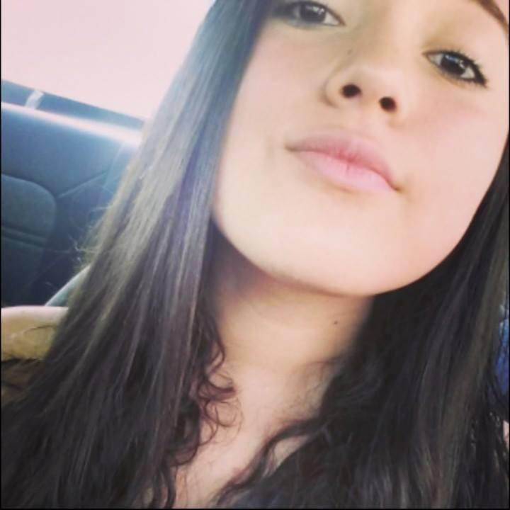 AngieCortesConS's profile picture. Destroy what destroys you ✌