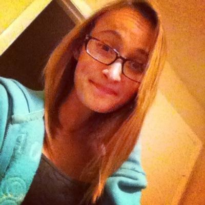 Hey I'm Hailey Country girl love music COUNTRY MUSIC, Eminem, taylor swift, Ed sheeran and many more SINGLE snap or kik just ask,ig:PrincessHailey2015