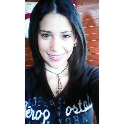 No es Alaska, es Aleska. 19. ácida y directa, algo temperamental. Things I suck at: 1. Being normal. 2. Relationships. 3. Texting back. 5. Math. CAPRILISTA