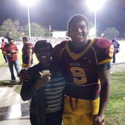 Teamperez9's profile picture. Peace love and positivity