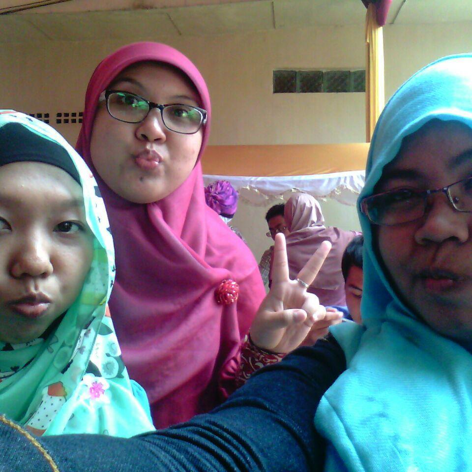 Follow -- @FriendSories and @RumahSemut_  ^_^