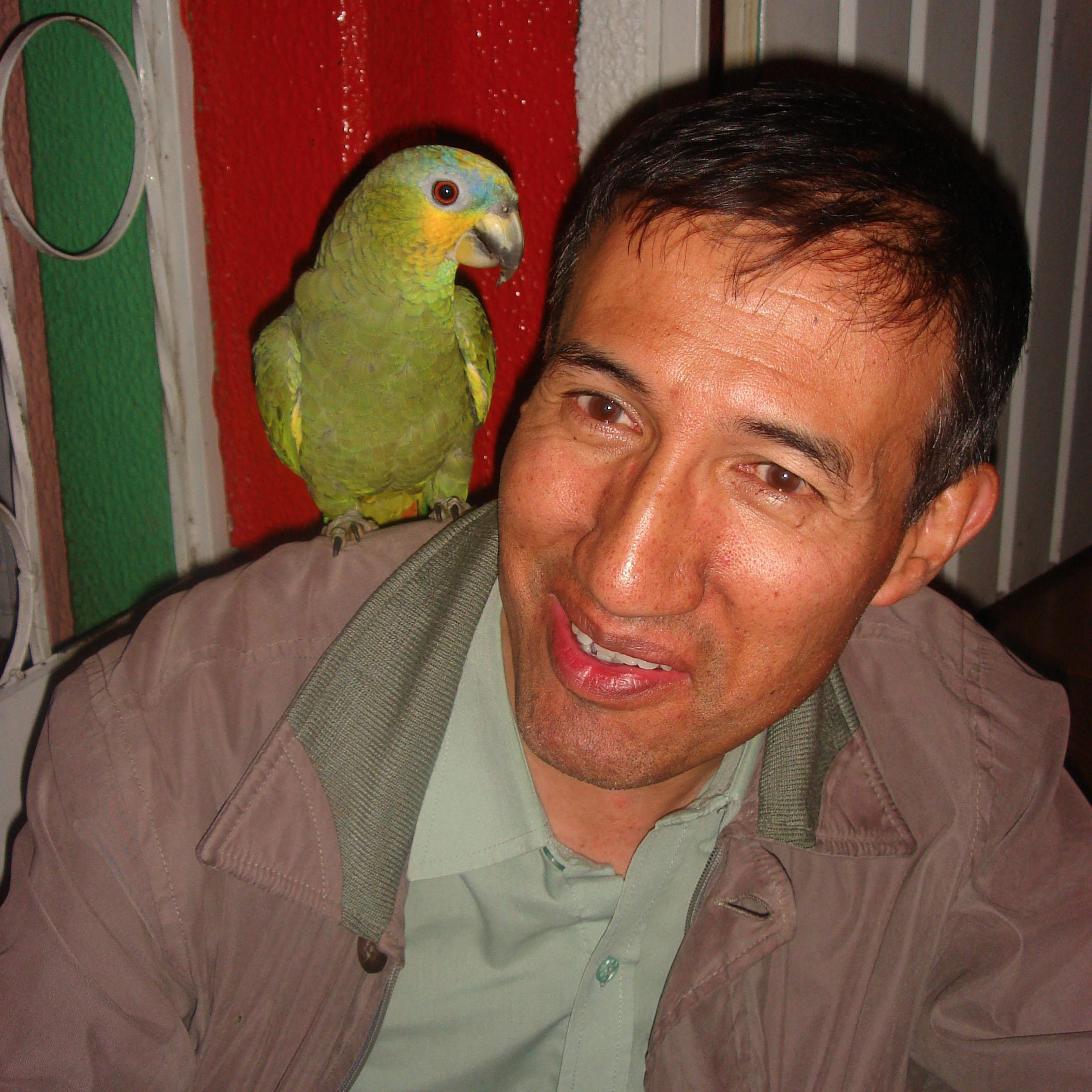 Ingeniero Mecánico
Universidad Nacional de Colombia, 1979
Gerente Fundador OROPRINT COMUNICACIONES EU
Especialista en FILEMAKER