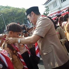 9 J ~ P... ~55~. 
hany 1 syarat: srt izin :) :D