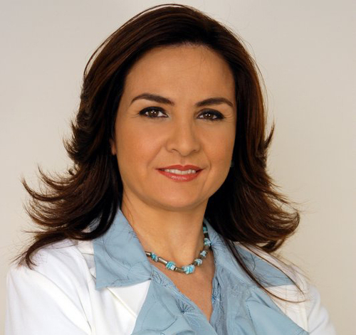 Writer and columnist on finances and Hispanic issues.Columnista y escritora de finanzas personales e historias relacionadas con los hispanos en Estados Unidos.