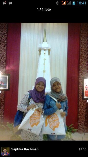 Universitas Gadjah Mada ( UGM ) Yogyakarta / love you all, Bapak,Ibuk  dan  Adik :)