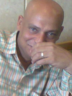 ‏‏‏شاعر اغنية تعس لا اجد من يهتم بمااكتب ويصل بها الى بر الامان لا اطمع ف مال ولكن اطمح فى رقى الاغنية ولا اريد نشر مااكتب خوفا من ان تنسب لغيرى من اجل فن هادف